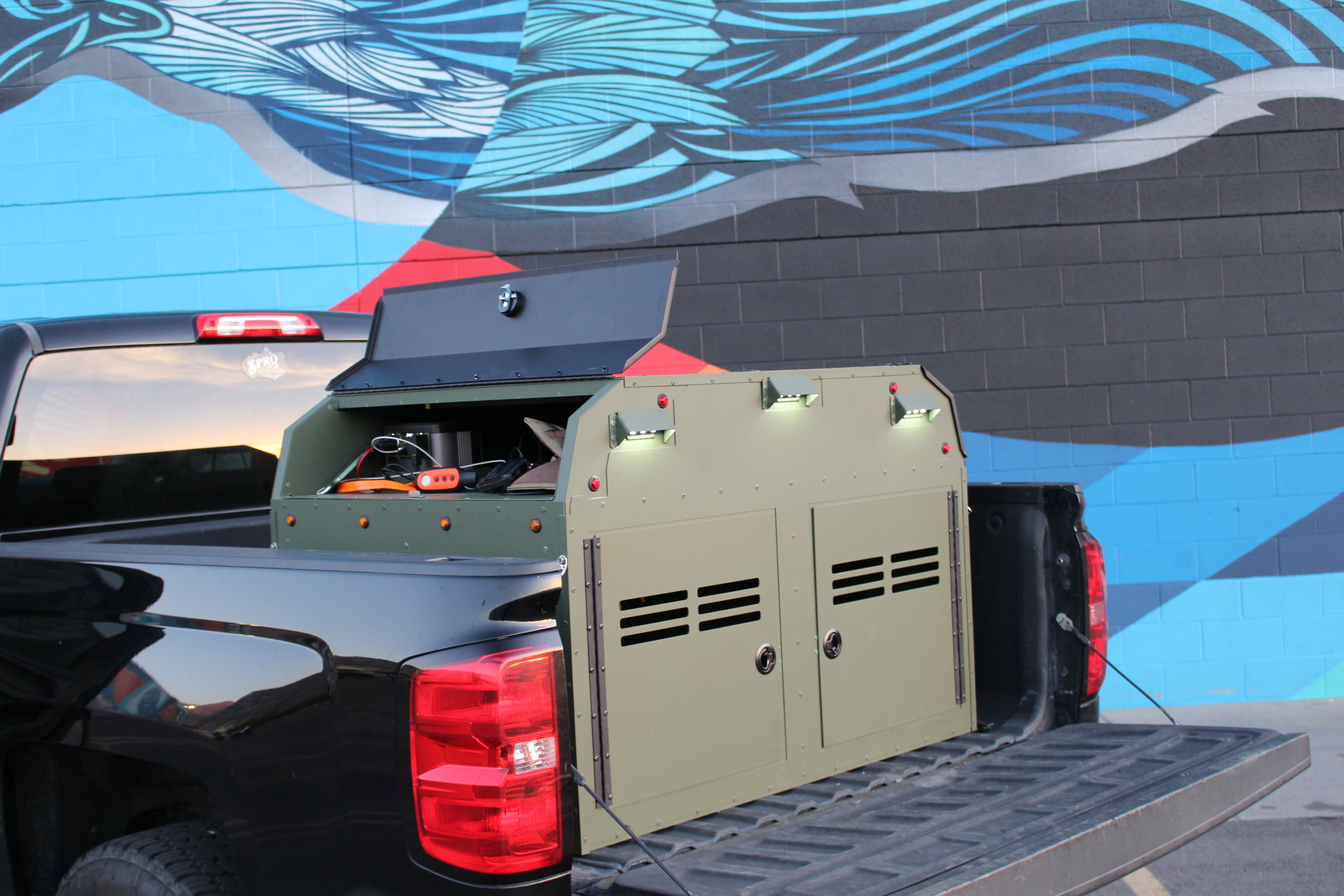 Lightning Premium Dog Box BPRO Kennels Premier Dog Boxes